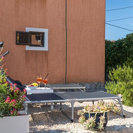 Apartments Lina Vrh  المظهر الخارجي الصورة