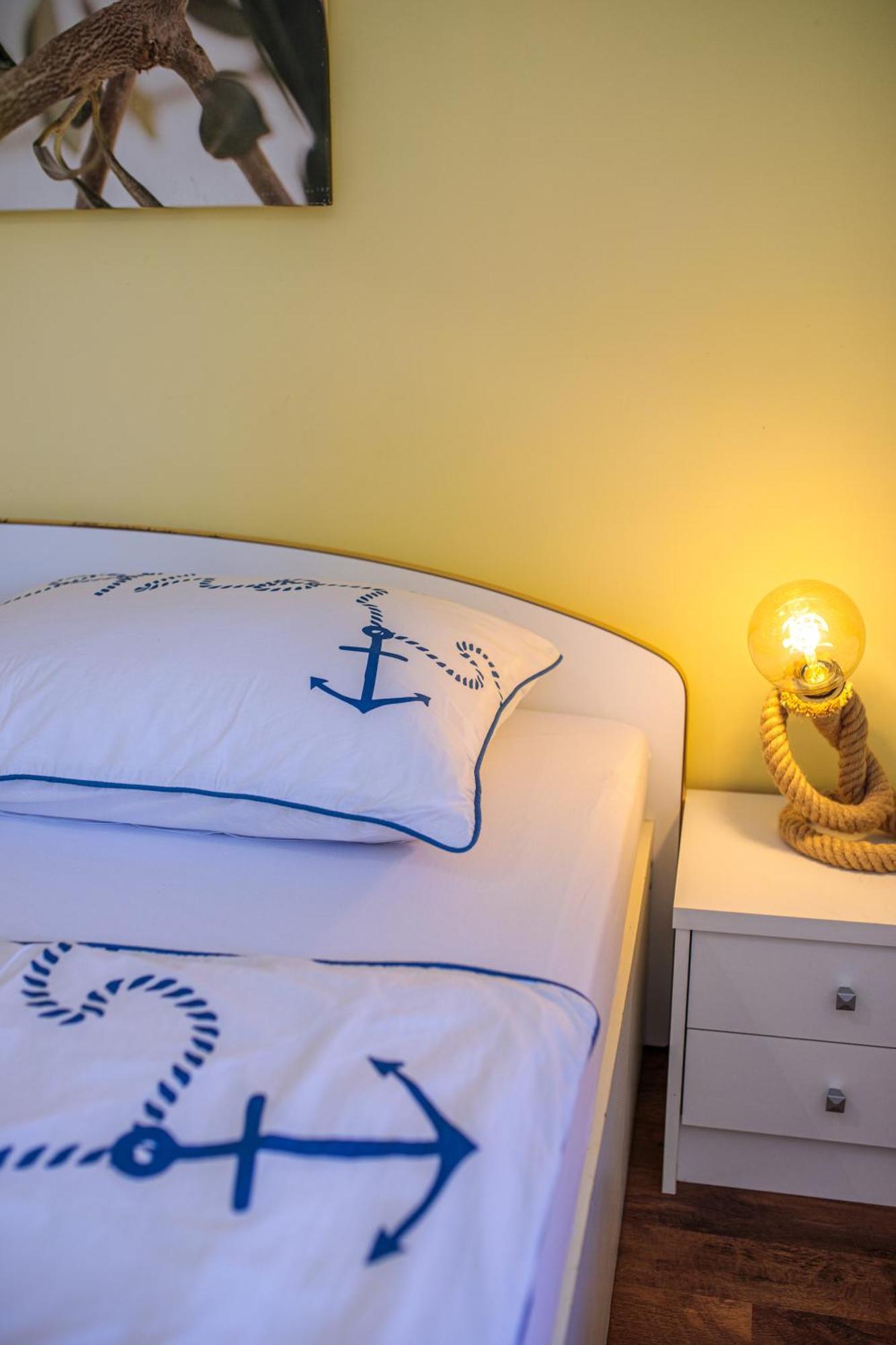 Apartments Lina Vrh  المظهر الخارجي الصورة