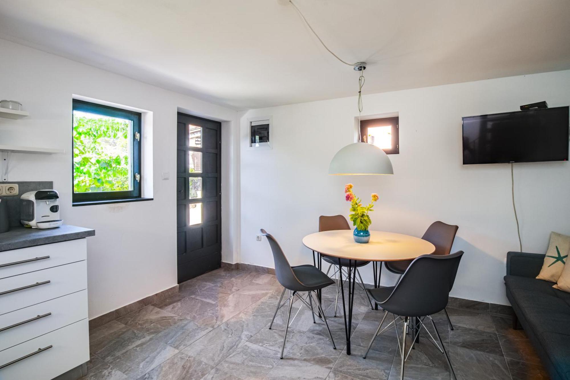 Apartments Lina Vrh  المظهر الخارجي الصورة