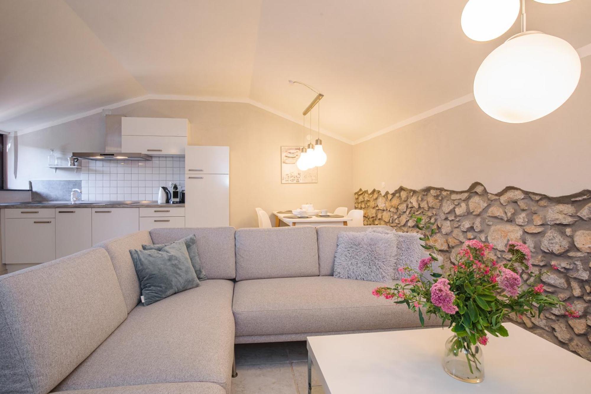 Apartments Lina Vrh  المظهر الخارجي الصورة