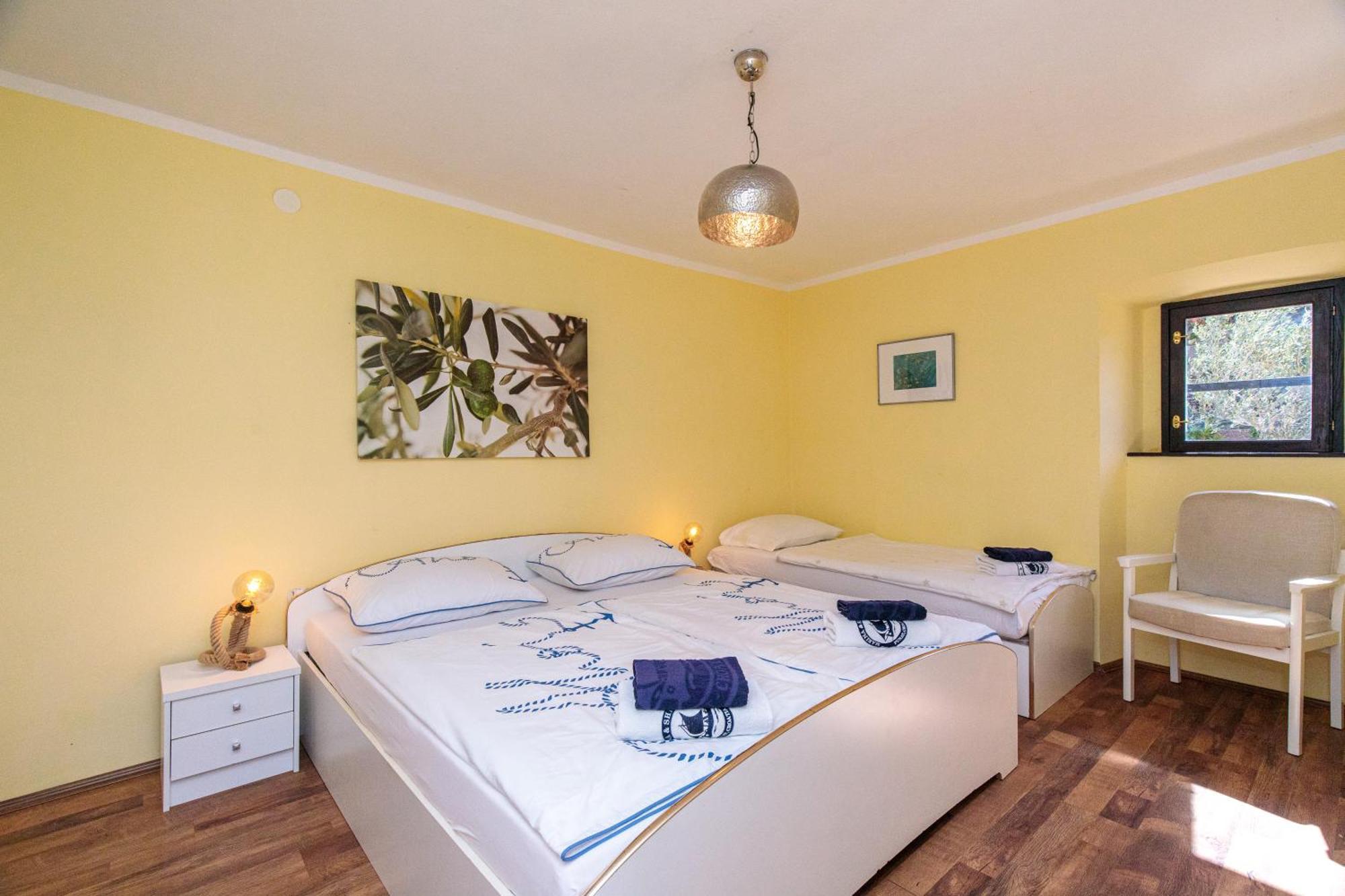 Apartments Lina Vrh  المظهر الخارجي الصورة