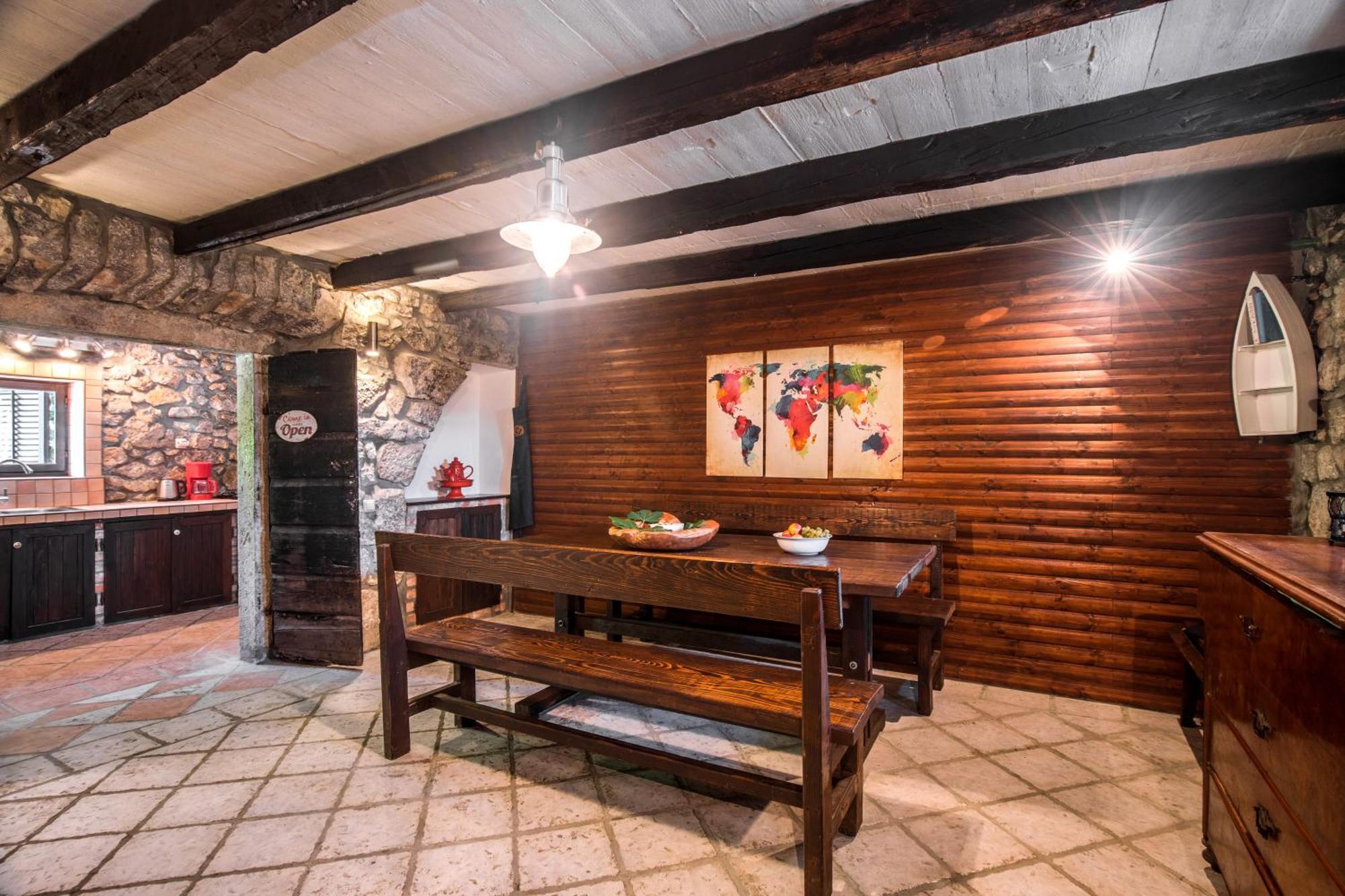 Apartments Lina Vrh  المظهر الخارجي الصورة
