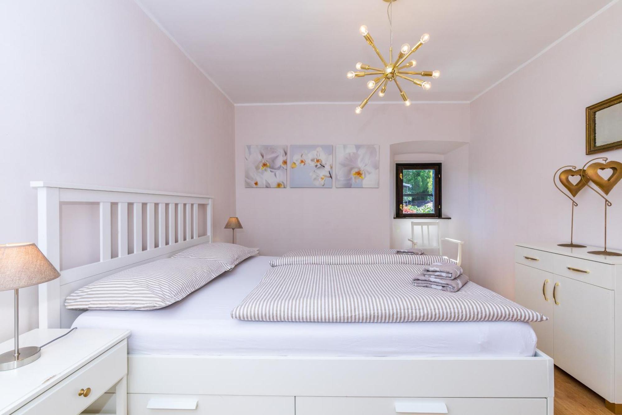 Apartments Lina Vrh  المظهر الخارجي الصورة