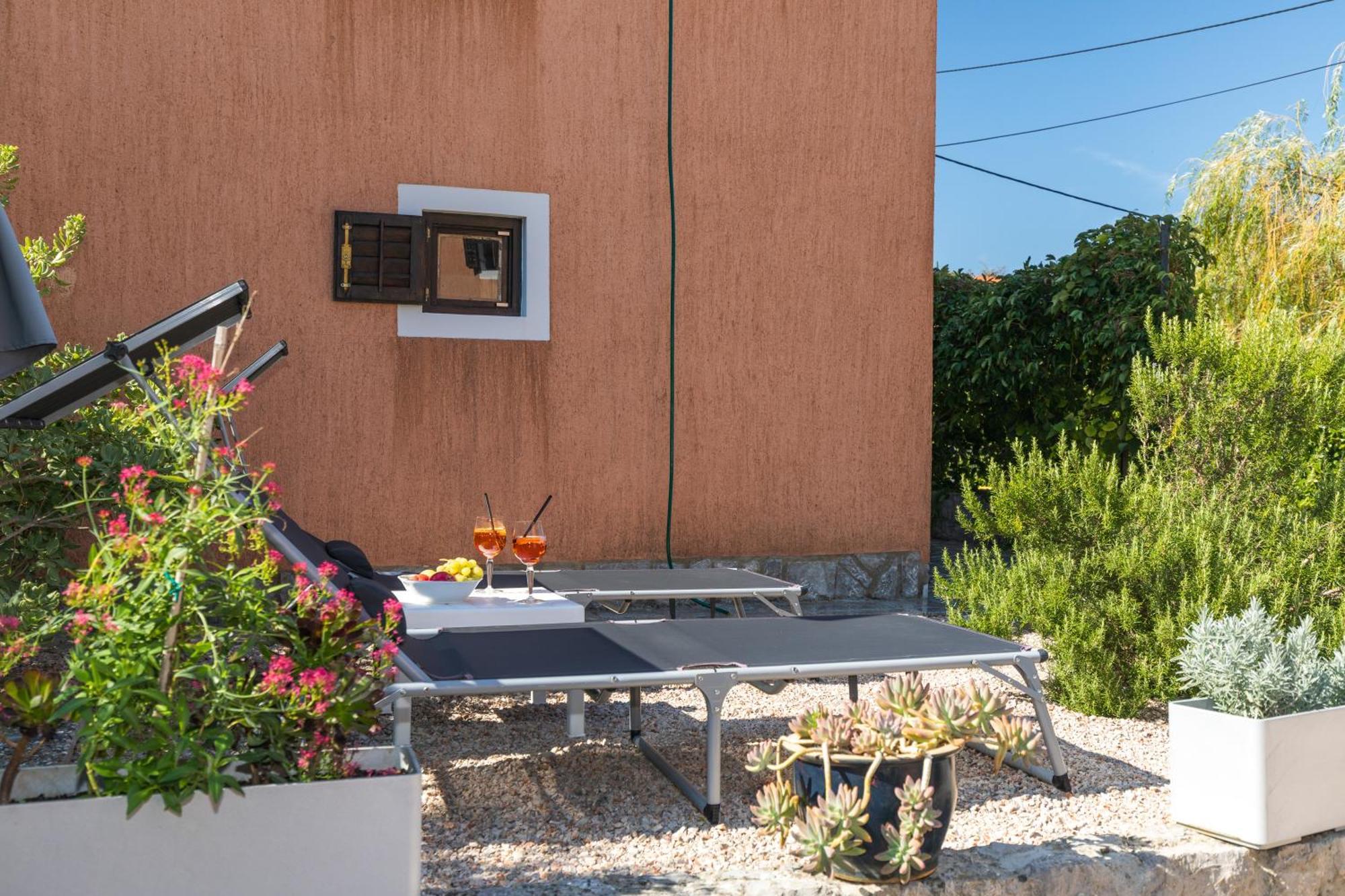 Apartments Lina Vrh  المظهر الخارجي الصورة